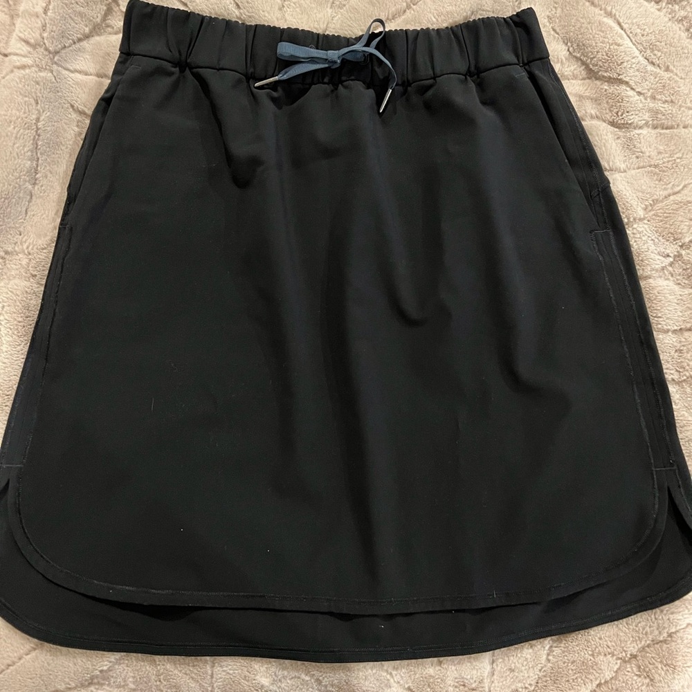 LuLulemon high low skirt